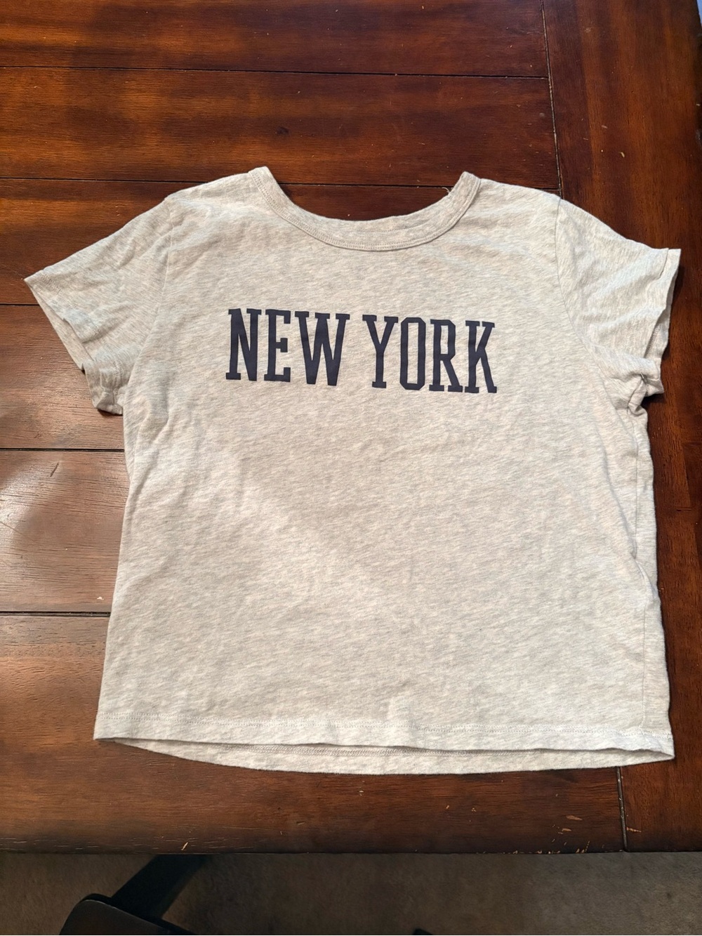 Hollister Gray "New York" Graphic Tee - Women Tops - Picture 4 of 4